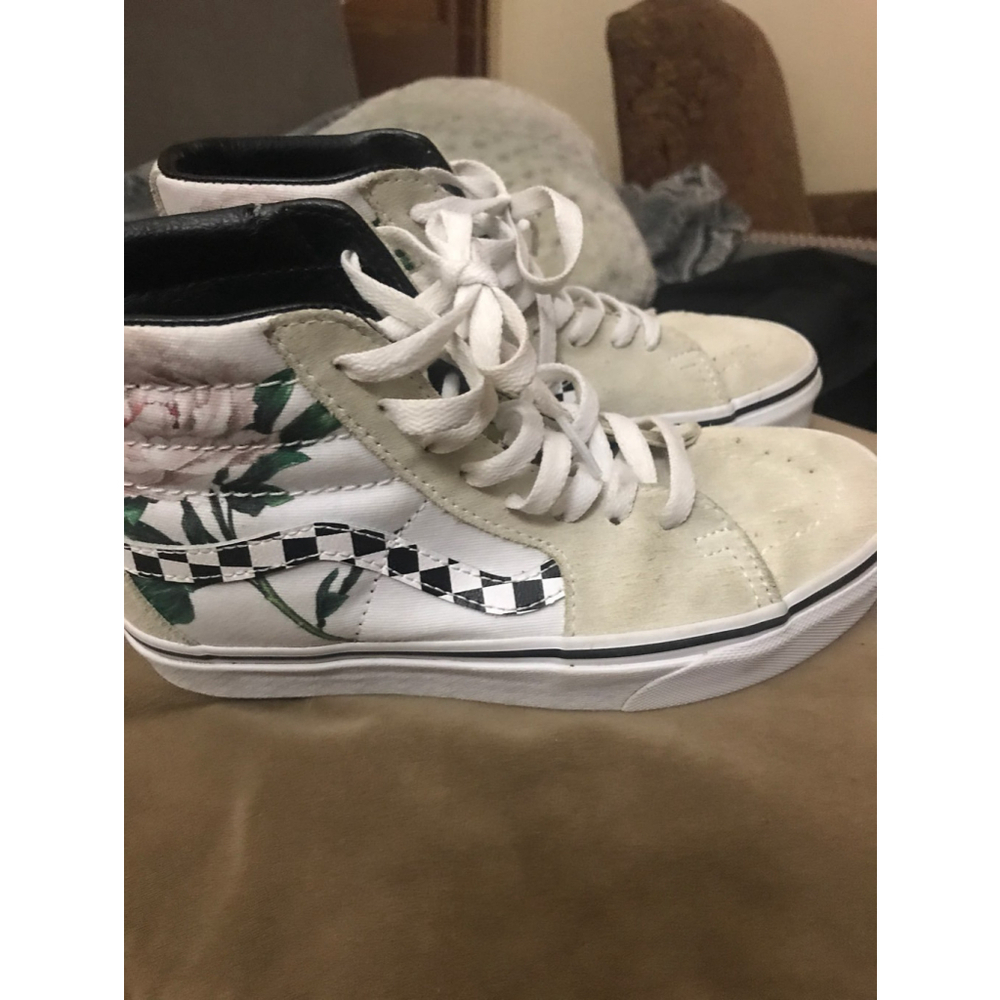 Vans - Picture 6 of 9